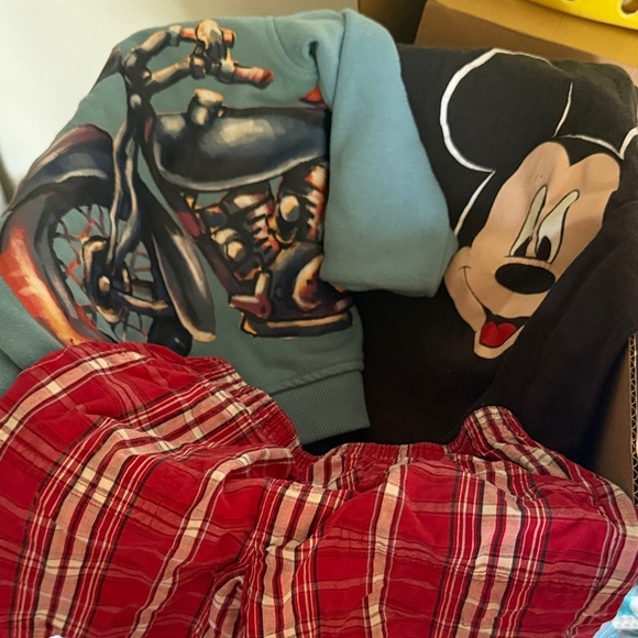 Boys 3T Mystery Box - Picture 2 of 3